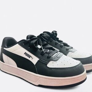 Puma Black and white Youth 2.5Y Casual Sneakers barely worn